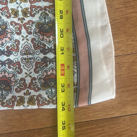 Patterned Infinity Scarf - Picture 4 of 5